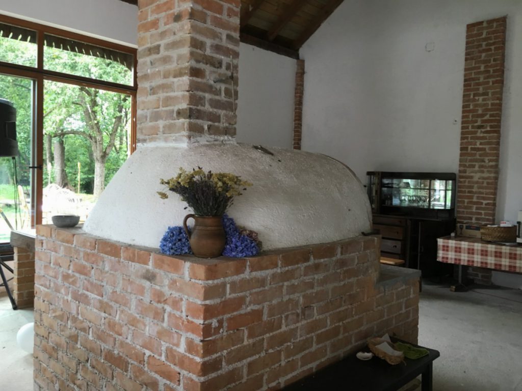 Repro Eko weddings brick